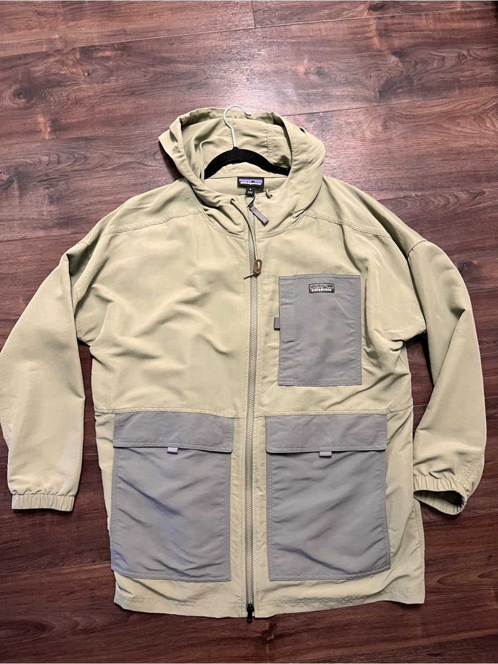 Patagonia Lightweight Hooded Jacket in Sage and Gray